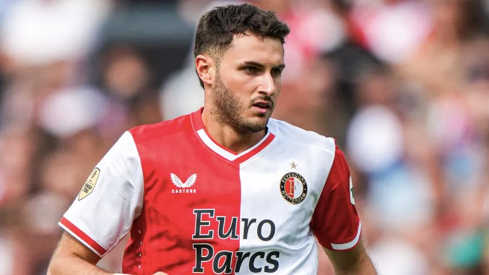 Giménez vio acción ante el Benfica