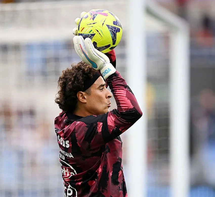 Ochoa en calentamiento con el equipo italiano