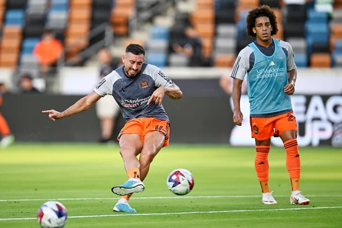 Herrera entrenando con el Houston Dynamo