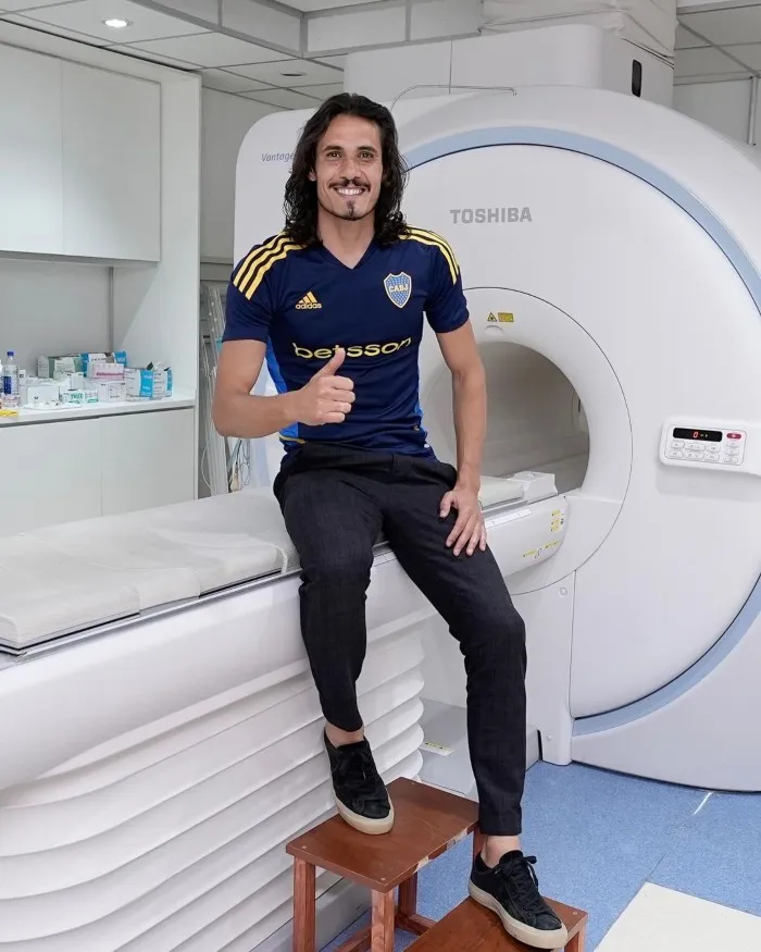 Cavani en las pruebas médicas con Boca