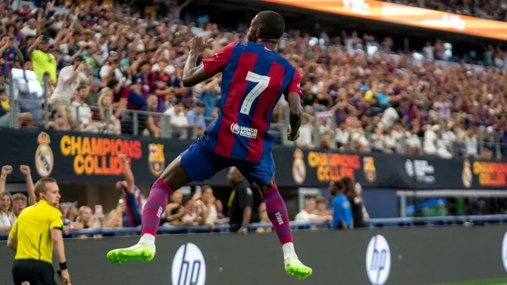 Ousmane Dembelé celebra un gol