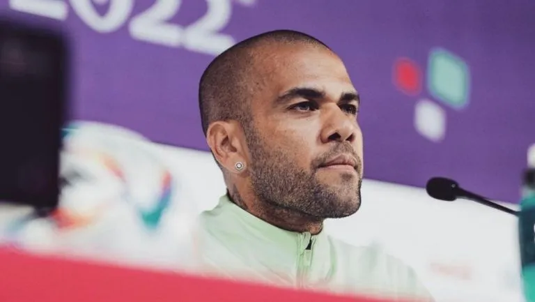 Instagram @danialves Dani Alves en conferencia de prensa