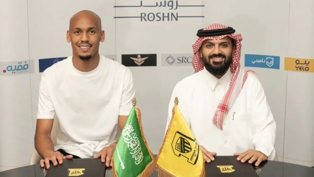 Fabinho siendo presentado en el Ittihad