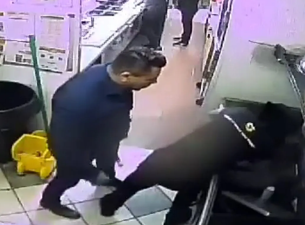 Agresión del joven en Subway