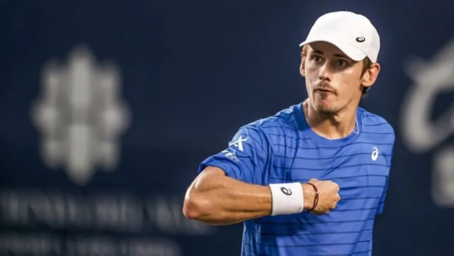 Alex arrancó con victoria en el Abierto de los Cabos