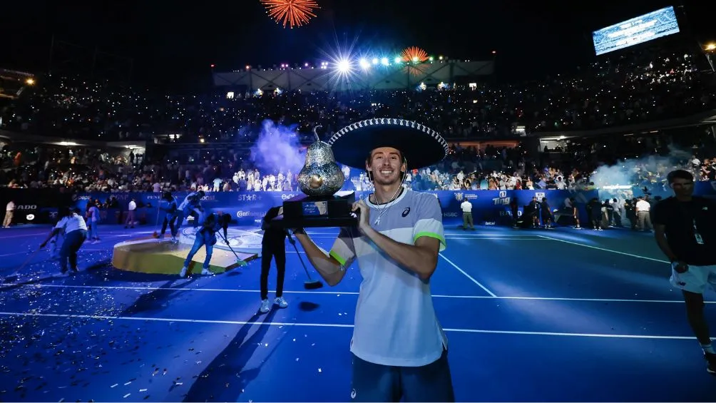 Alex celebra el Abierto Mexicano de Tenis
