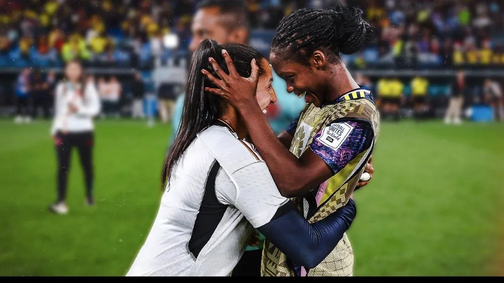 Las seleccionadas de Colombia celebrando la victoria ante Alemania
