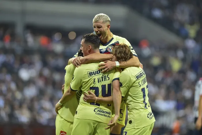 Guido Rodríguez en un partido de América