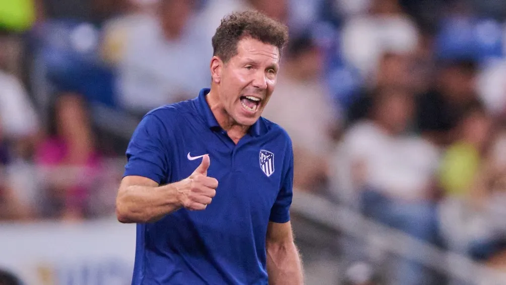 Cholo Simeone dirigiendo el partido