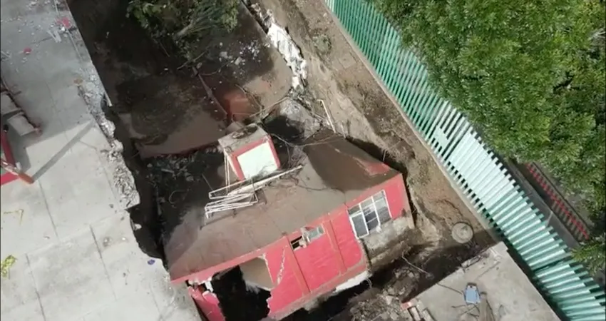 Gimnasio cayó en un socavón
