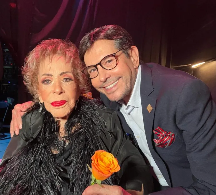 Pepillo Origel se reencontró con su gran amiga, Silvia Pinal.