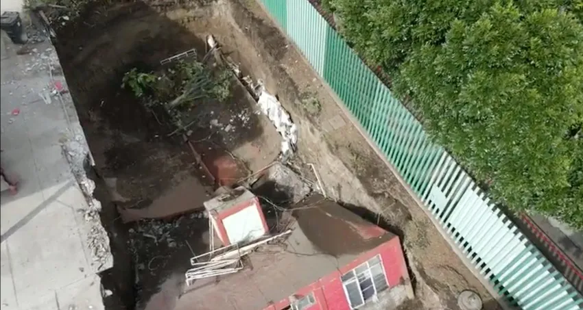 Gimnasio cayó en un socavón