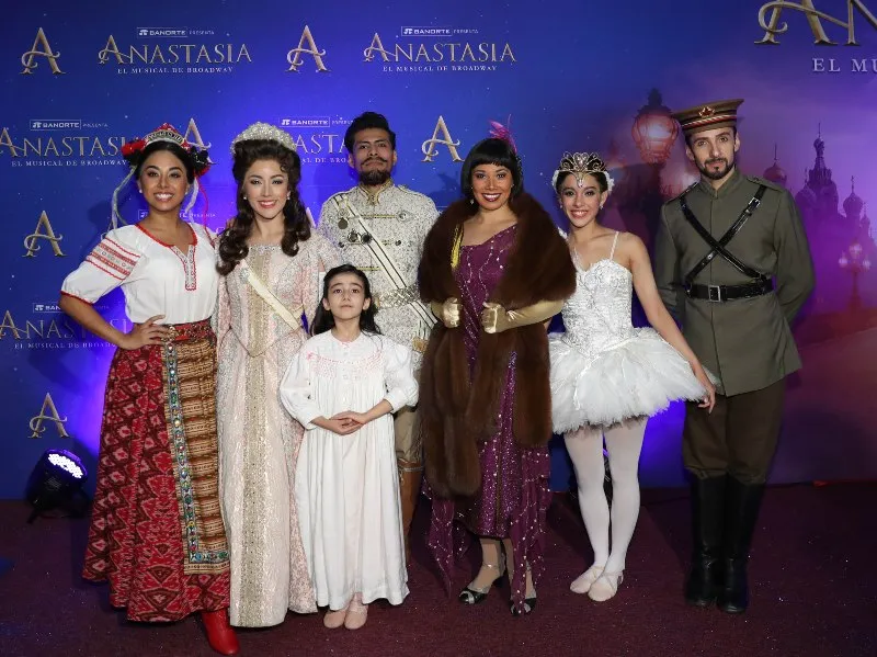 GINA SÁNCHEZ Anastasia reúne un joven y talentoso elenco.