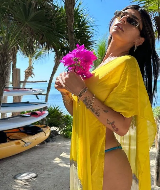 Mia Khalifa sorprende con su belleza