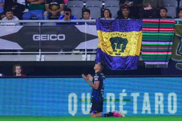 Sepúlveda celebrando su gol frente a Pumas