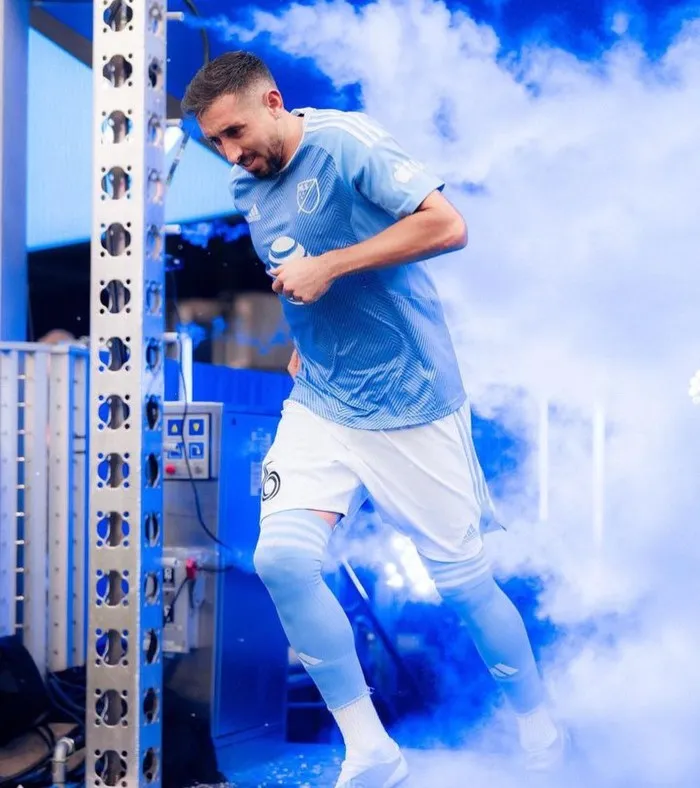 Héctor Herrera representando a la MLS