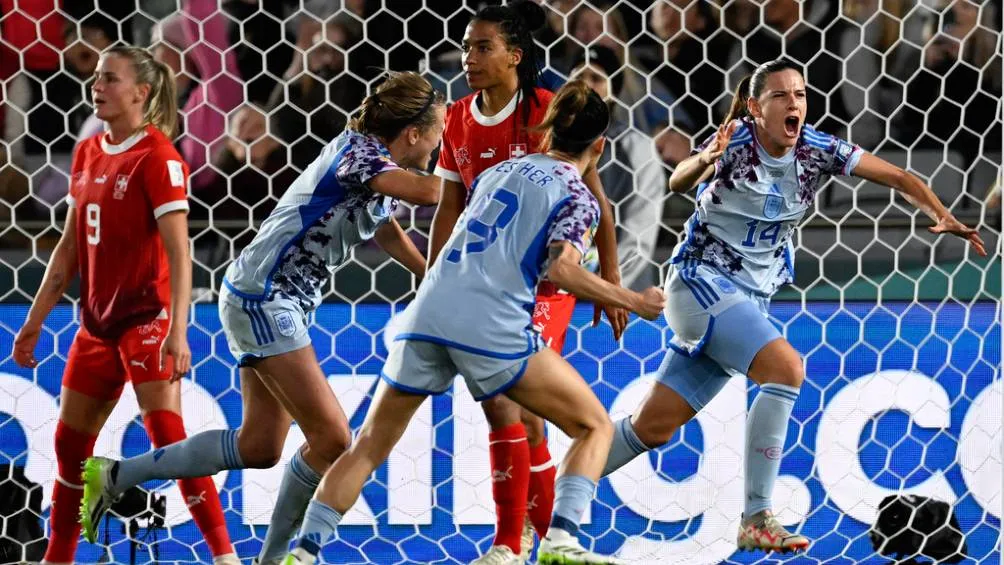 España goleó 5-1 a Suiza en 8vos de Final