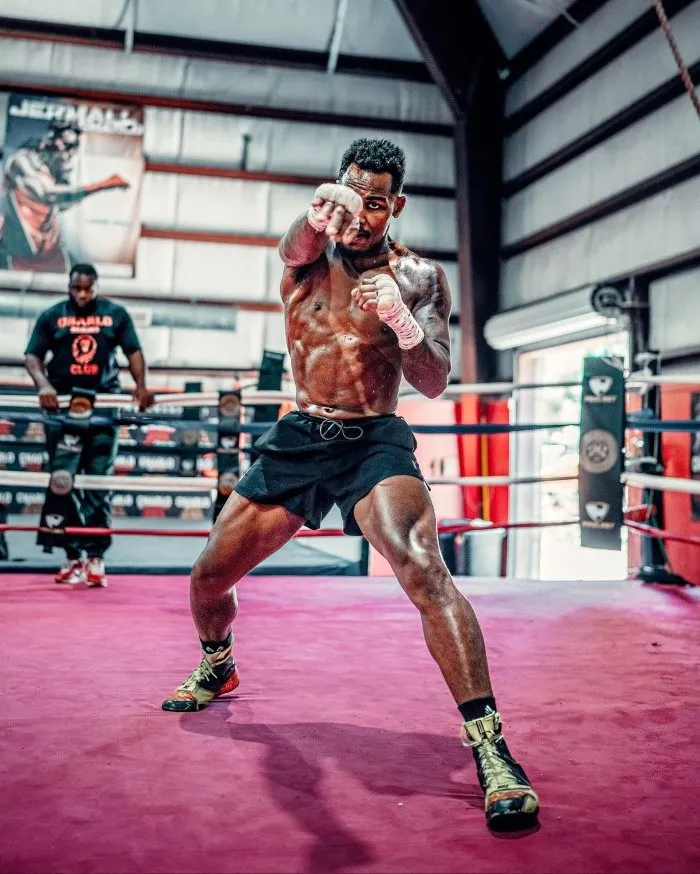 Jermell Charo durante su entrenamiento