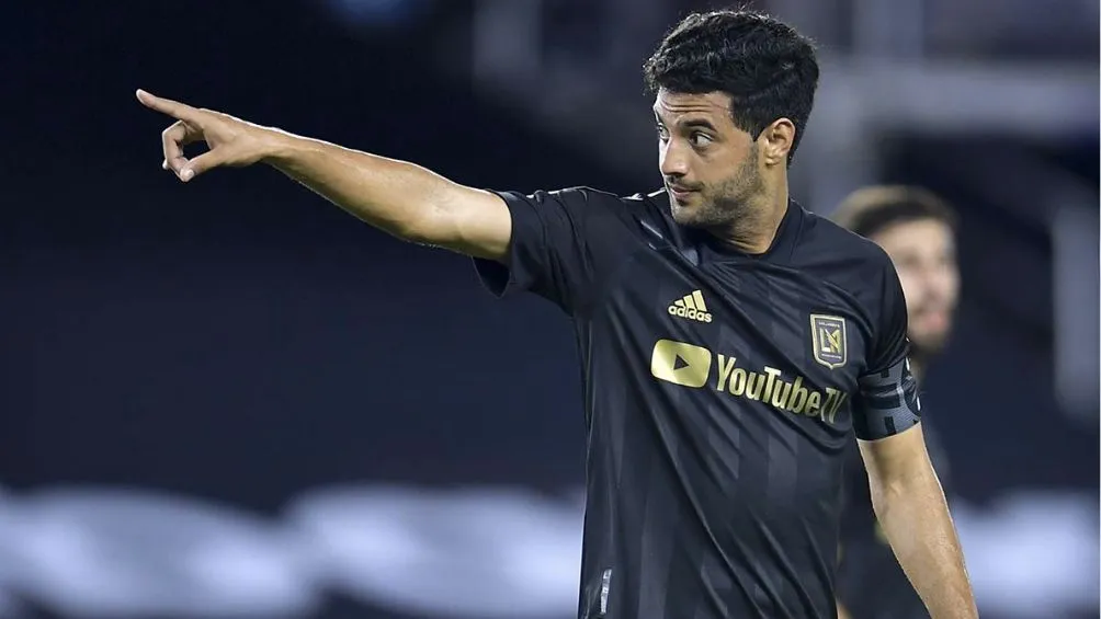 Carlos Vela durante un partido con el equipo angelino