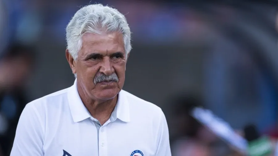 Tuca fue cesado de Cruz Azul