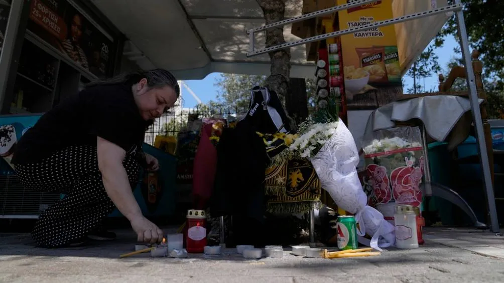 AP El futbol griego está de luto