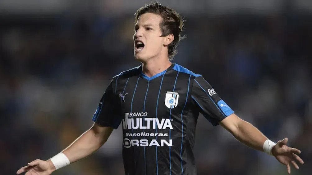 Carlos Fierro en su etapa con Querétaro