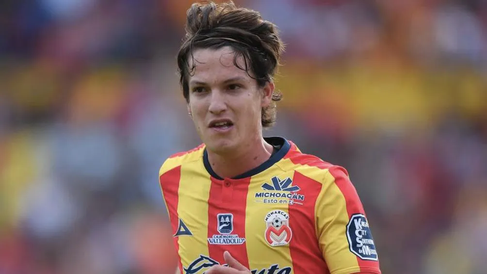Fierro como delantero de Monarcas Morelia