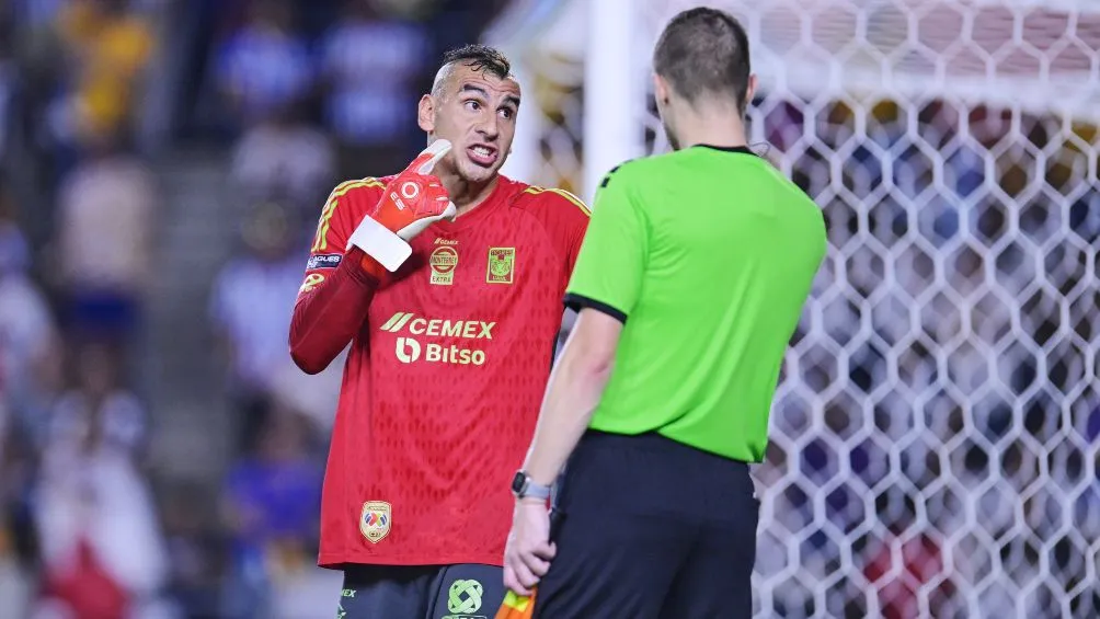 MEXSPORT El arquero de los Tigres quiso meter presión