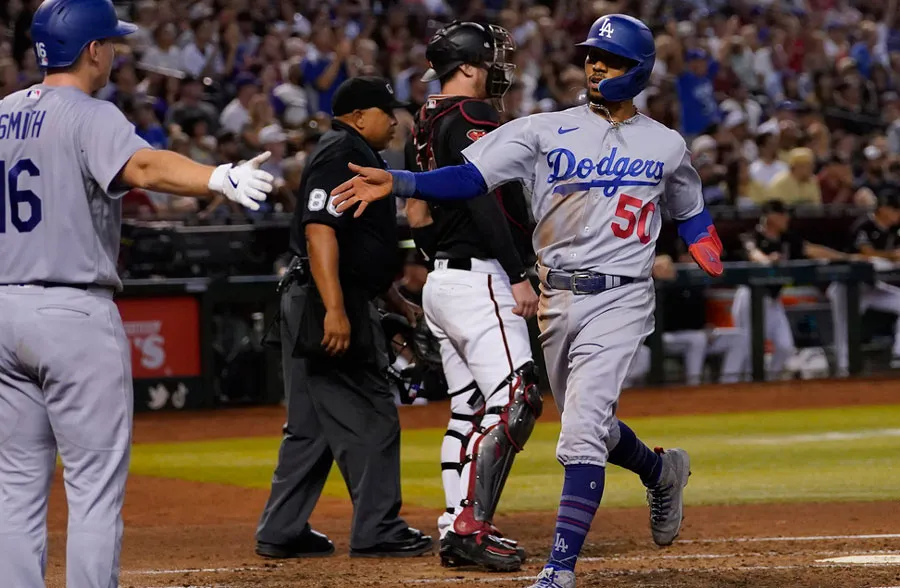 Mookie Betts llega a la registradora