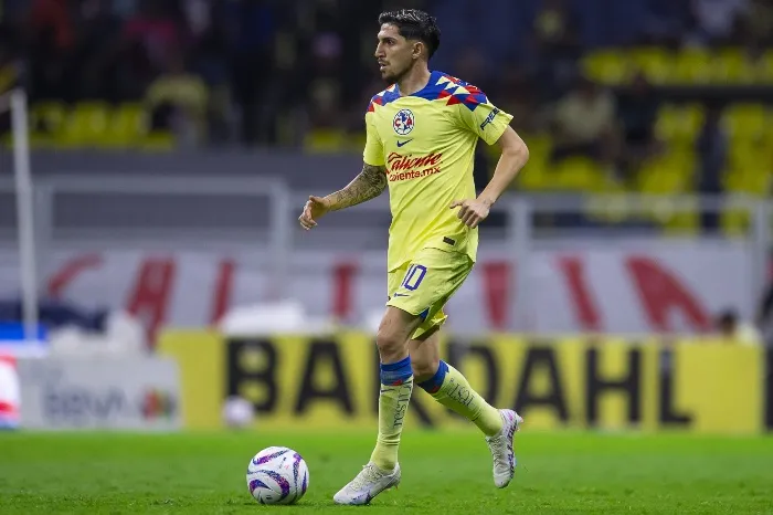 Valdés en un partido con América