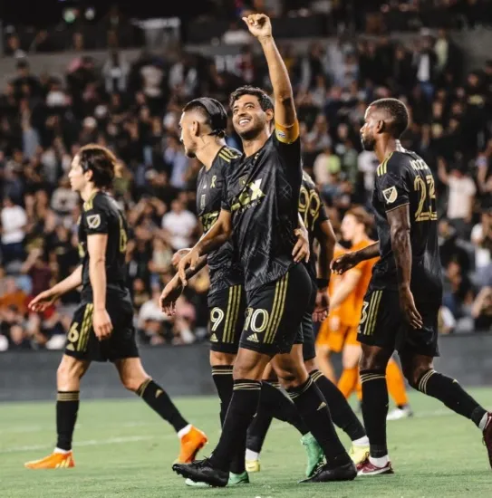 Vela en un partido de LAFC