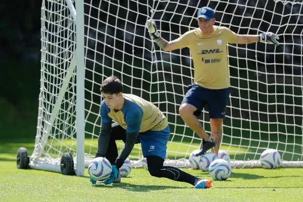 Entrenamiento de porteros de los Pumas