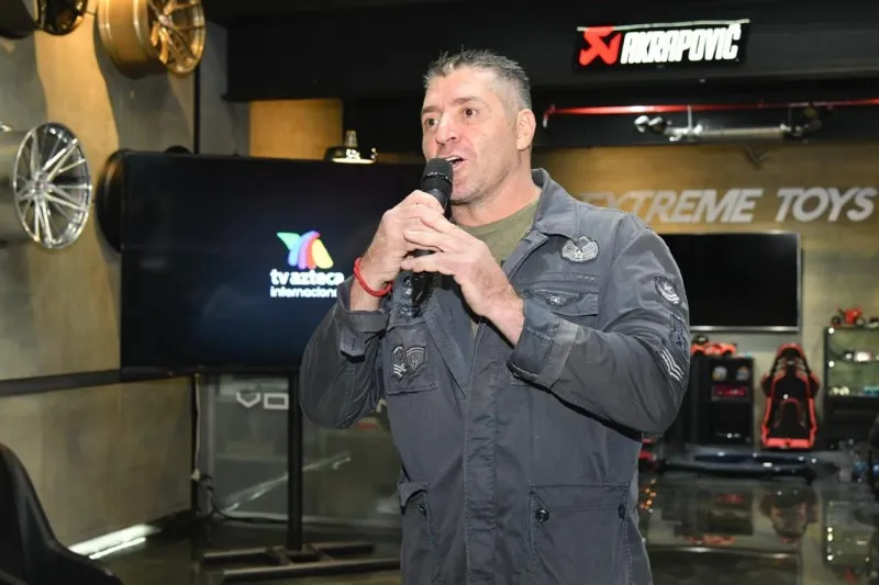 El apodo de Franky Mostró nació durante su etapa como jugador de futbol americano.