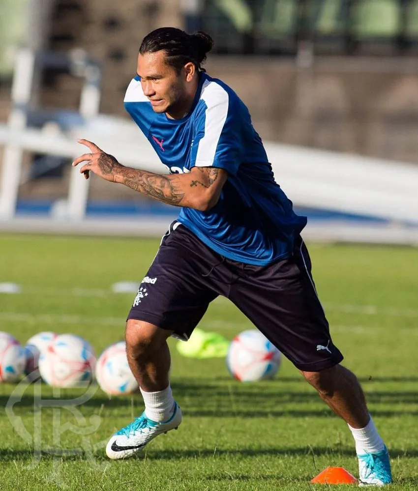 Gullit Peña no podrá jugar en Liga Premier