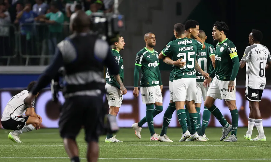 Jugadores del Verdao celebran clasificación