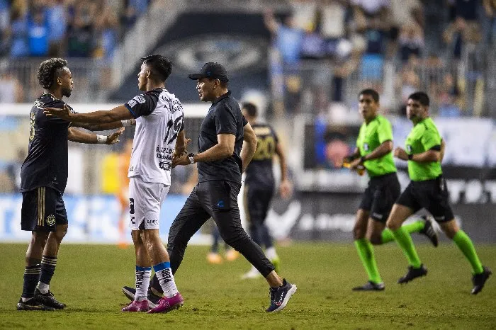 Querétaro peleando contra Philadelphia Union