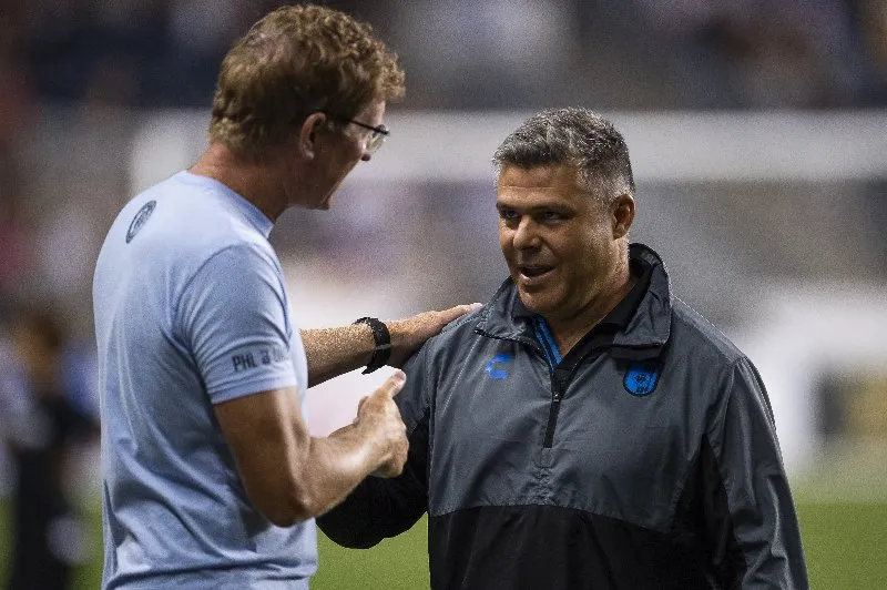 Entrenadores del Querétaro Philadelphia Union tras el juego