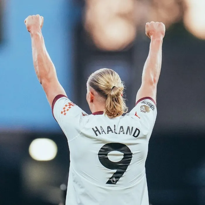 Haaland celebrando su gol