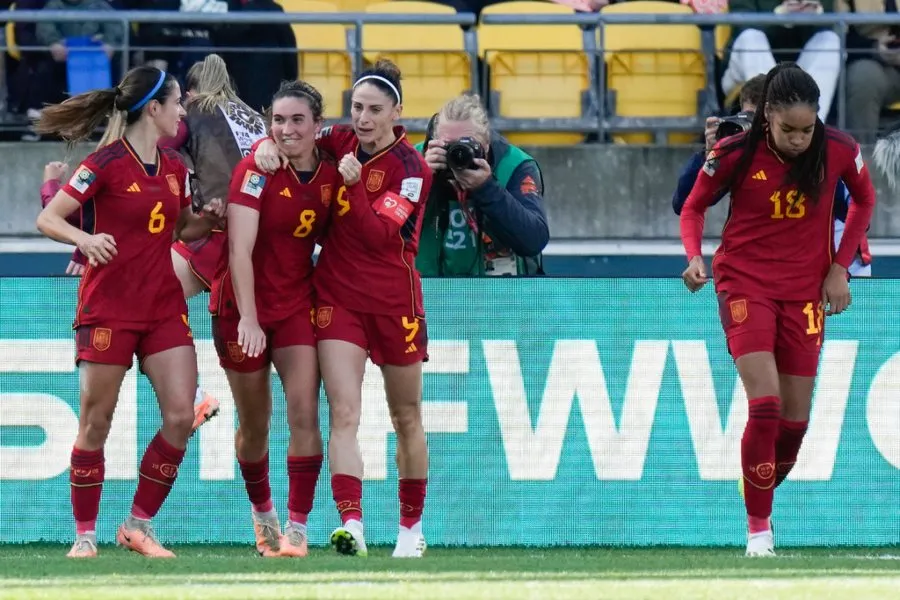 AP España venció 2-1 a Países Bajos en Cuartos de Final