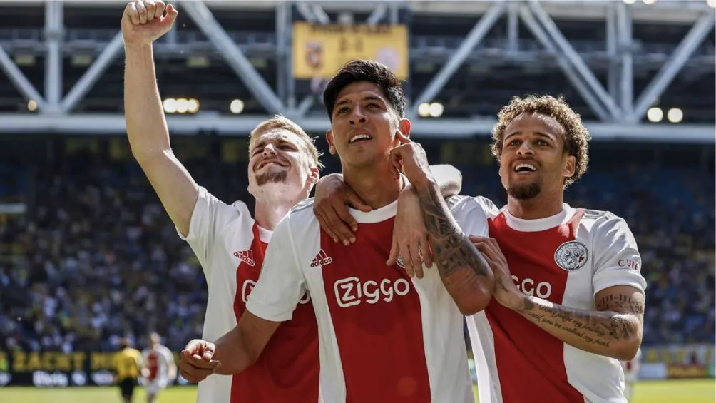 Álvarez celebrando un gol con el Ajax