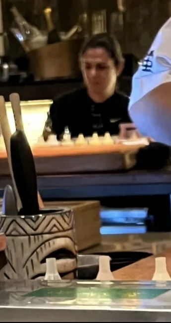 Twitter @MarioMal Ana Guevara fue captada en un lujoso restaurante