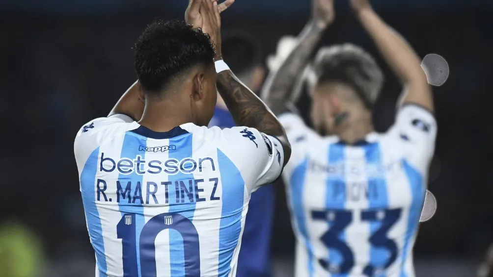 Roger Martínez con la 10 del Racing