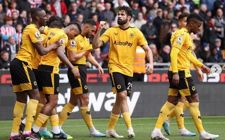 Diego Costa festeja un gol con Wolves