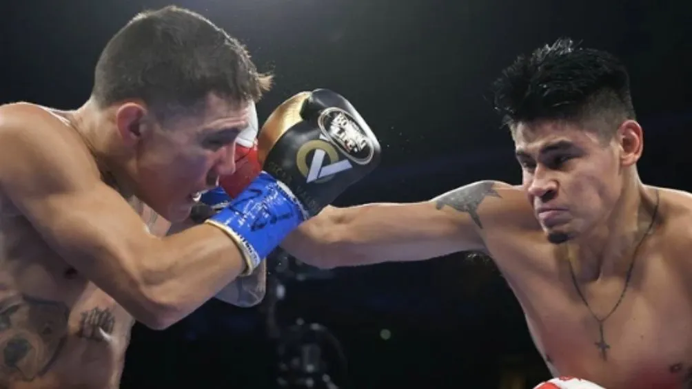 Vaquero Navarrete en la pelea ante Óscar Valdez