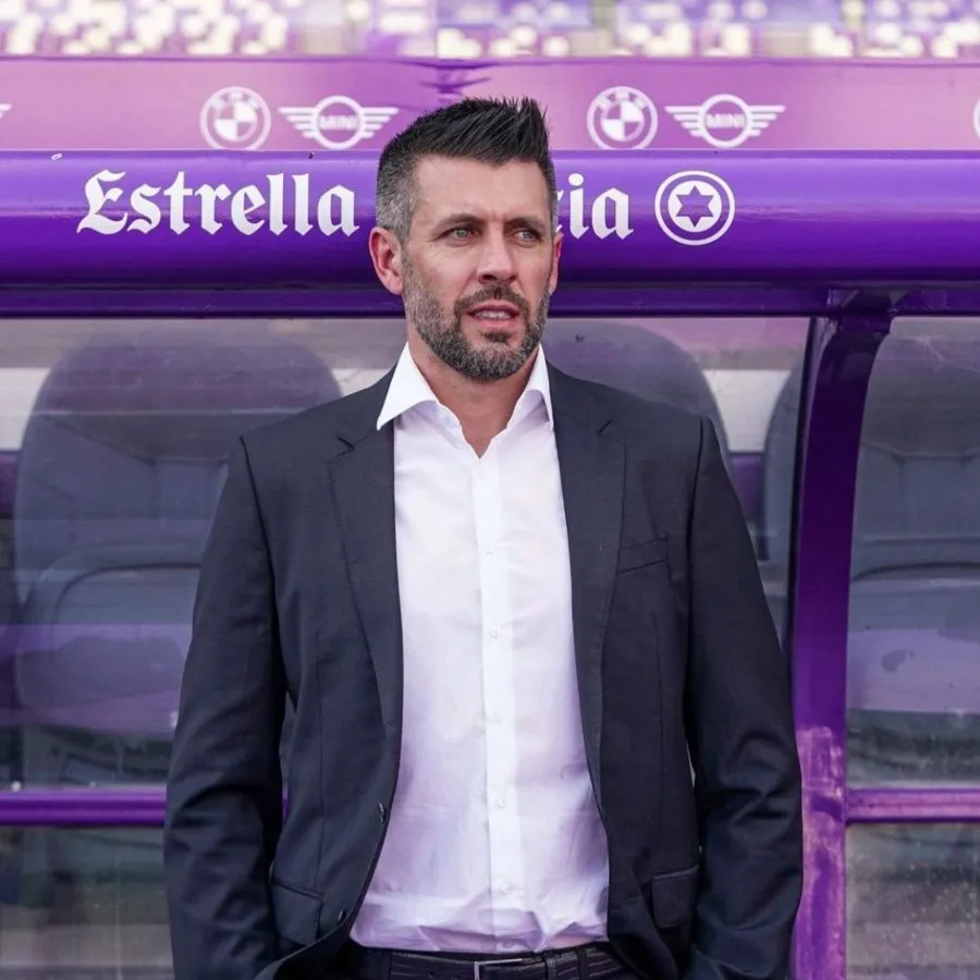 Pezzolano protestó en conferencia de prensa