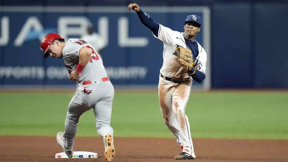 Tampa Bay separó al dominicano