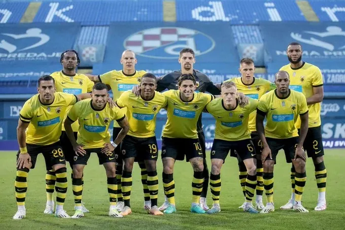 Orbelín Pineda fue titular