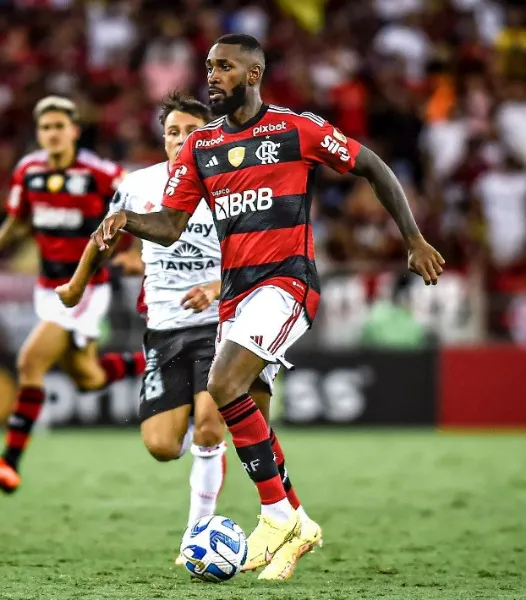 Instagram @gersosantoss Gerson Santos durante un partido de Flamengo