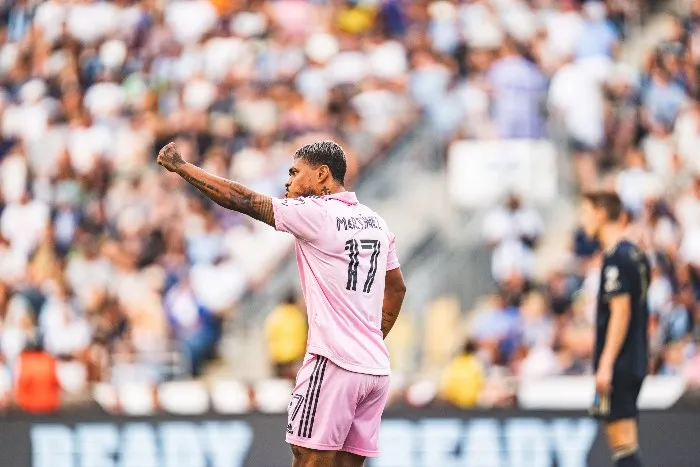 Josef Martínez celebrando su gol