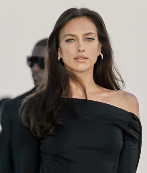 Instagram @irinashayk Irina Shayk durante una pasarela